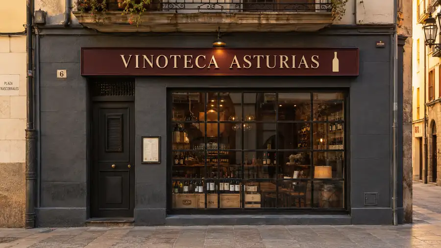 Rótulo de fachada de Vinoteca Asturias fabricado e instalado por Pingraf en Asturias